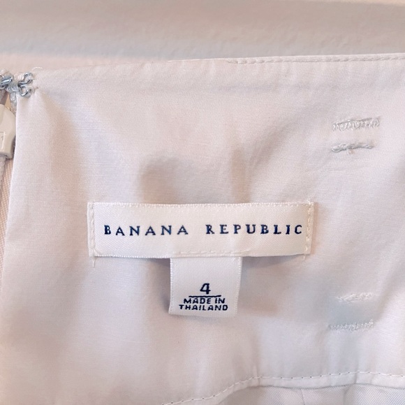 Banana Republic - cream, pleated, belted pencil skirt. Size: US 4 - Picture 5 of 8